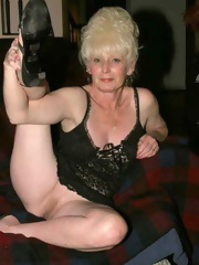 Granny missis cums in panties